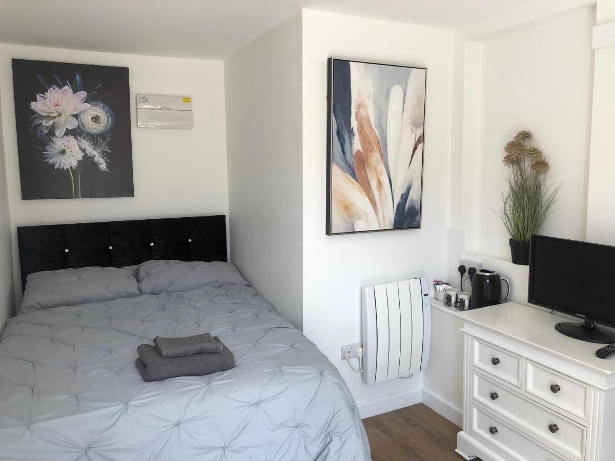 Lovely Modern Decorated 1 Bed Studio Newport  Exterior foto